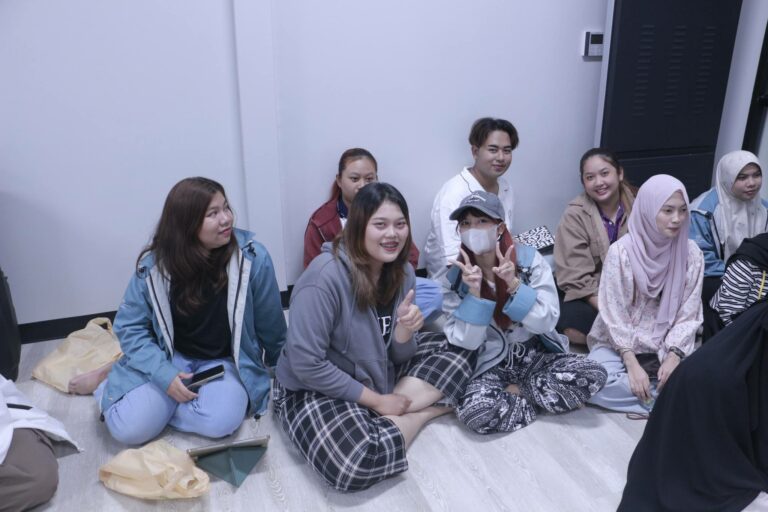 สานสัมพันธ์กับน้องๆ DTM67