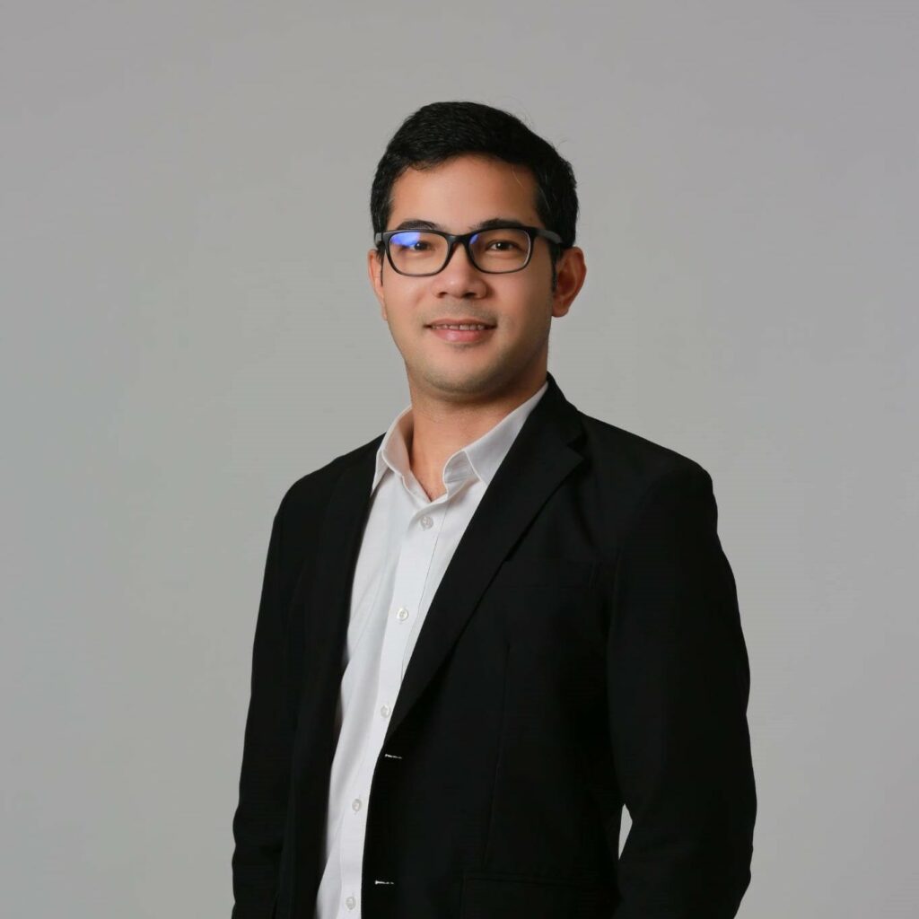 Assoc.Prof.Dr.Chaowanan Khundam