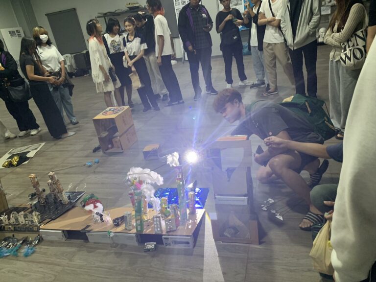 หลักสูตรอินเทอร์แอคทีฟมัลติมีเดียแอนิเมชันและเกม (IMAG) จัดการแสดงหุ่นเงา โดยศิลปินรับเชิญ "พี่ต้อม สุดารัตน์ สินทอง" จุดประกายไอเดียการสร้างแอนิเมชัน 2 มิติ