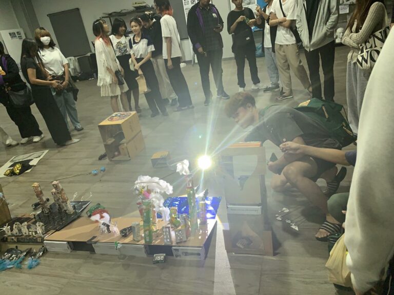 หลักสูตรอินเทอร์แอคทีฟมัลติมีเดียแอนิเมชันและเกม (IMAG) จัดการแสดงหุ่นเงา โดยศิลปินรับเชิญ "พี่ต้อม สุดารัตน์ สินทอง" จุดประกายไอเดียการสร้างแอนิเมชัน 2 มิติ
