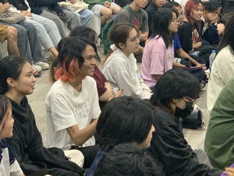 หลักสูตรอินเทอร์แอคทีฟมัลติมีเดียแอนิเมชันและเกม (IMAG) จัดการแสดงหุ่นเงา โดยศิลปินรับเชิญ "พี่ต้อม สุดารัตน์ สินทอง" จุดประกายไอเดียการสร้างแอนิเมชัน 2 มิติ