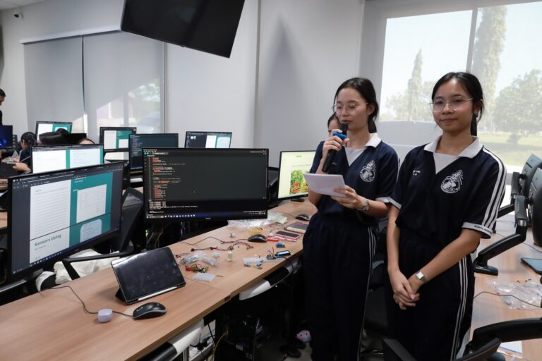 อบรม IoT ให้นักเรียนกัลยาณีศรีธรรมราช