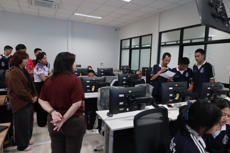 อบรม IoT ให้นักเรียนกัลยาณีศรีธรรมราช