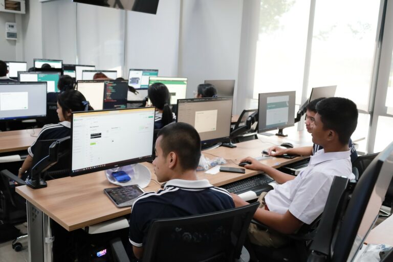 อบรม IoT ให้นักเรียนกัลยาณีศรีธรรมราช