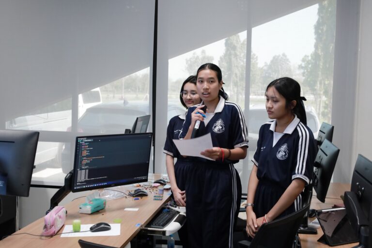 อบรม IoT ให้นักเรียนกัลยาณีศรีธรรมราช