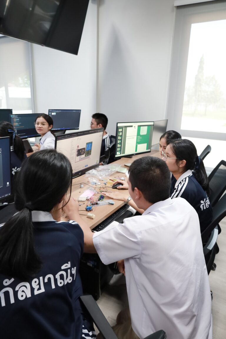 อบรม IoT ให้นักเรียนกัลยาณีศรีธรรมราช